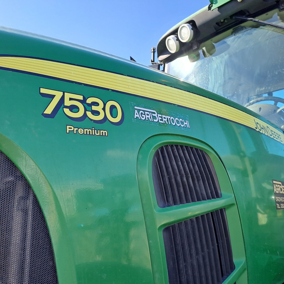 JOHN DEERE 7530 PREMIUM - Farm tractor: picture 4 JOHN DEERE 7530 PREMIUM - Farm tractor: picture 4