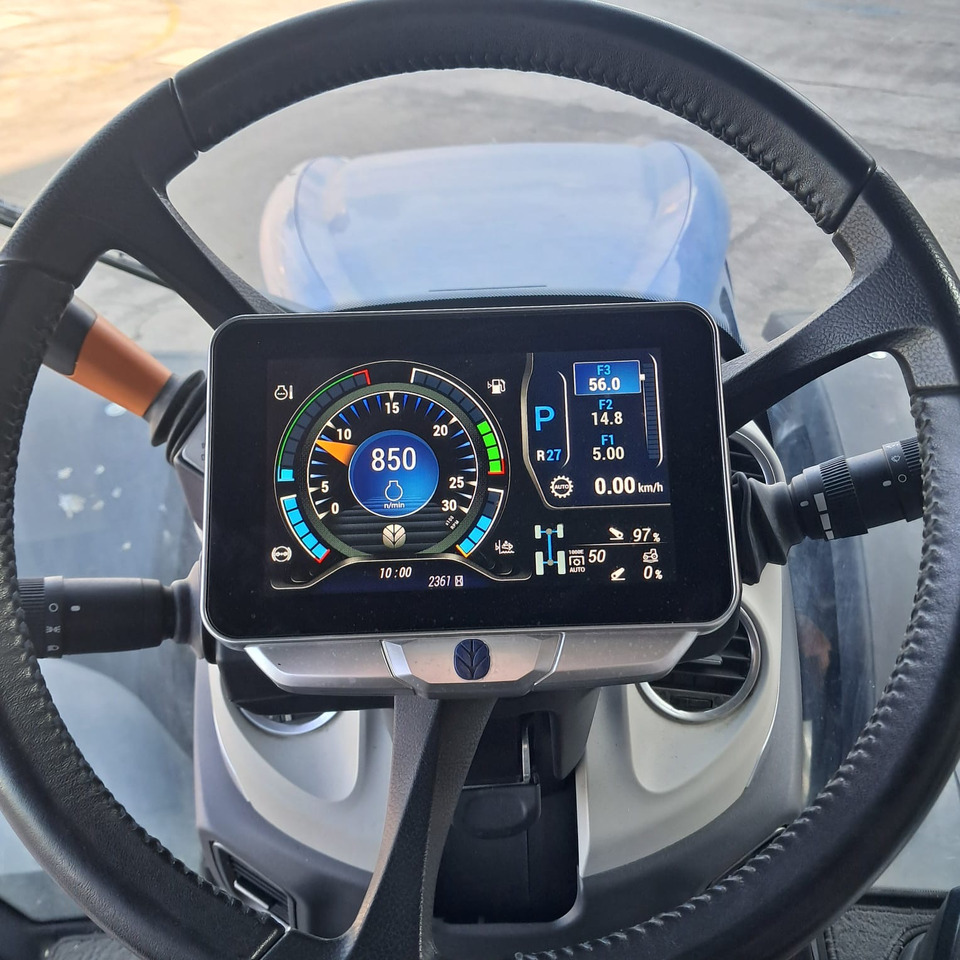 NEW HOLLAND T7 HD - Farm tractor: picture 3 NEW HOLLAND T7 HD - Farm tractor: picture 3