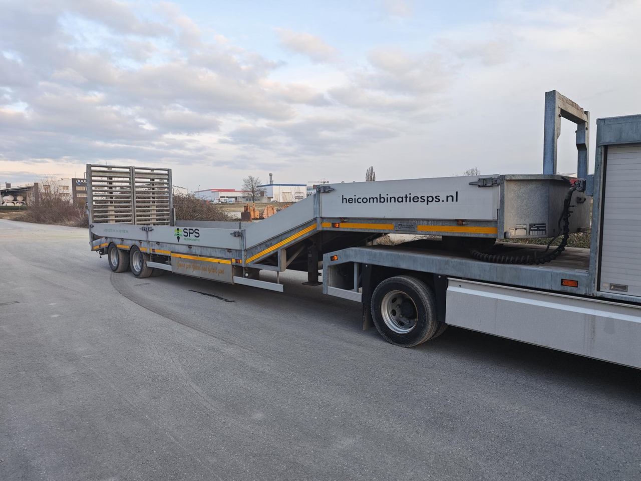 VELDHUIZEN P38-2 - Low loader semi-trailer: picture 3 VELDHUIZEN P38-2 - Low loader semi-trailer: picture 3