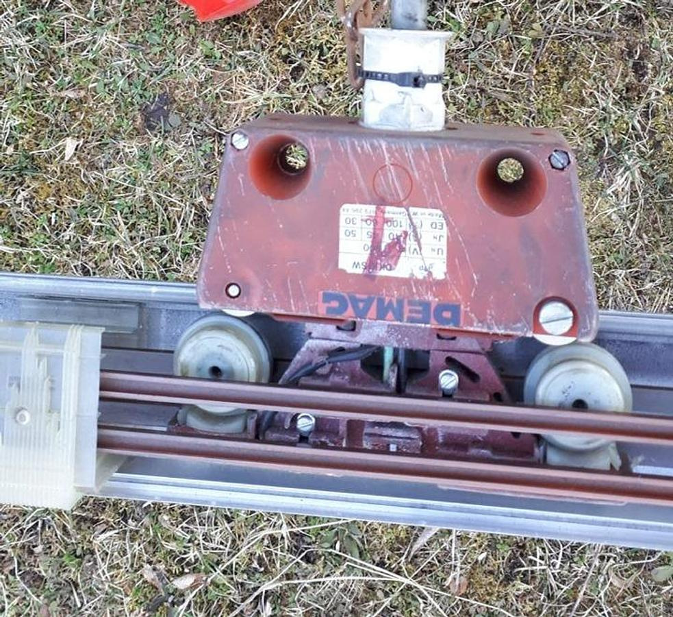 Sicherheits-Schleifleitungen Fabrikat DEMAG, Typ DKK 4 10 AL, zur Stromversorgung eines Hallenlaufkranes im Alu-Gehäuse - Warehouse equipment: picture 1 Sicherheits-Schleifleitungen Fabrikat DEMAG, Typ DKK 4 10 AL, zur Stromversorgung eines Hallenlaufkranes im Alu-Gehäuse - Warehouse equipment: picture 1