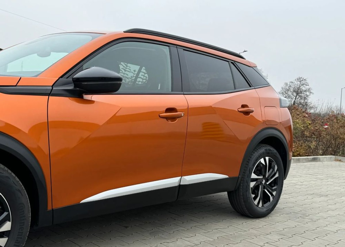 SUV Peugeot 2008 Peugeot 1.2 benz 100 km Allure 6tys przebieg fabrycznie nowy: picture 12