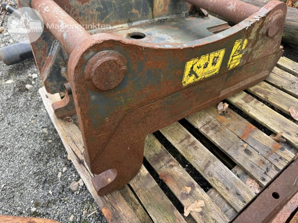 Adapterfäste S70 - B30 - Quick coupler for Construction machinery: picture 3 Adapterfäste S70 - B30 - Quick coupler for Construction machinery: picture 3