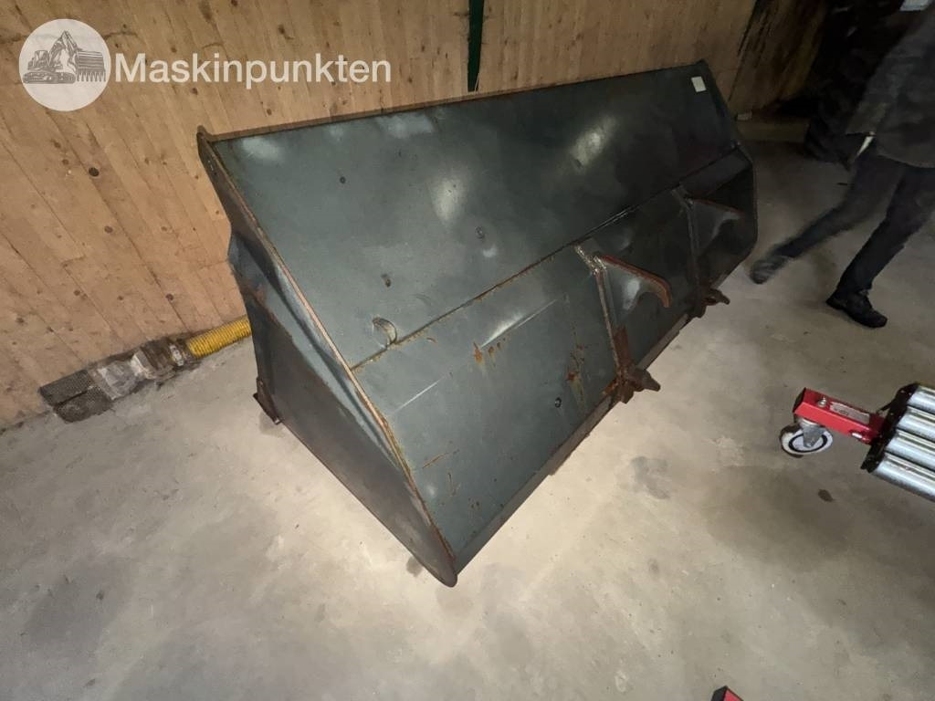 Ålö Universal skopa  - Bucket for Construction machinery: picture 3 Ålö Universal skopa  - Bucket for Construction machinery: picture 3