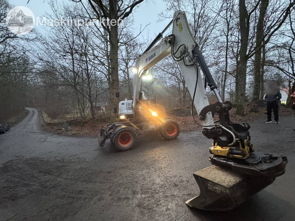 Bobcat E 55 W med Redskapsvagn samt redskap - Wheel excavator: picture 4 Bobcat E 55 W med Redskapsvagn samt redskap - Wheel excavator: picture 4