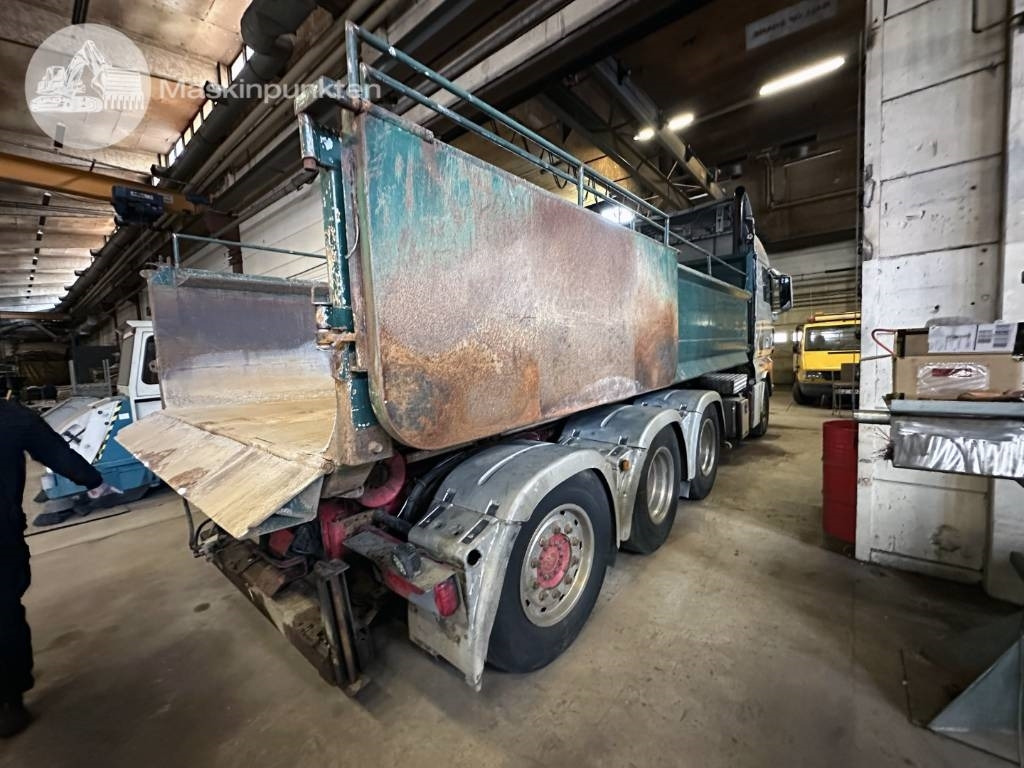 MAN TGX 35.540  - Hook lift truck: picture 3 MAN TGX 35.540  - Hook lift truck: picture 3