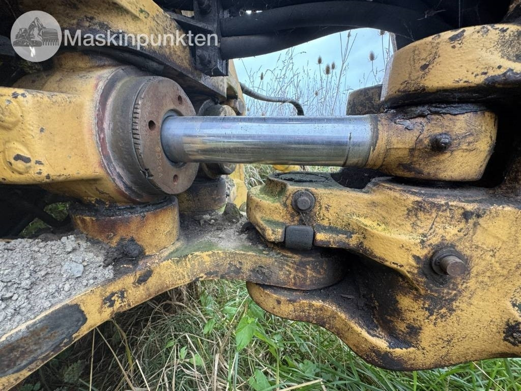 New Holland LB 115 leasing New Holland LB 115: picture 13 New Holland LB 115 leasing New Holland LB 115: picture 13