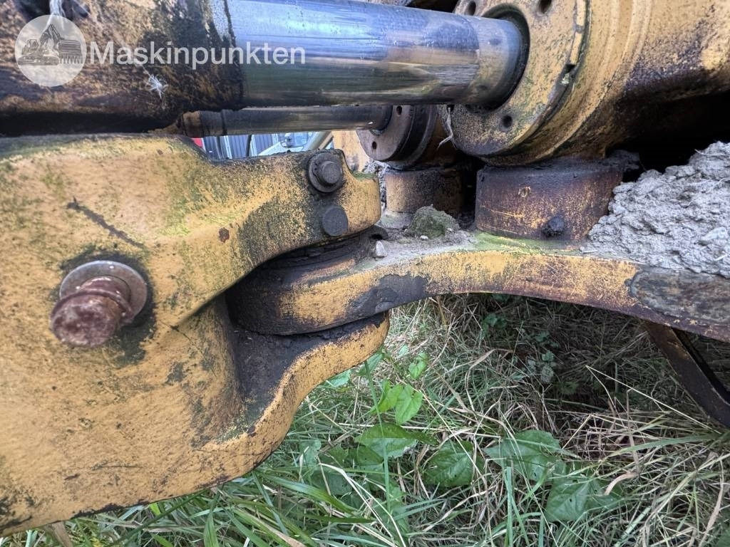 New Holland LB 115 leasing New Holland LB 115: picture 37 New Holland LB 115 leasing New Holland LB 115: picture 37