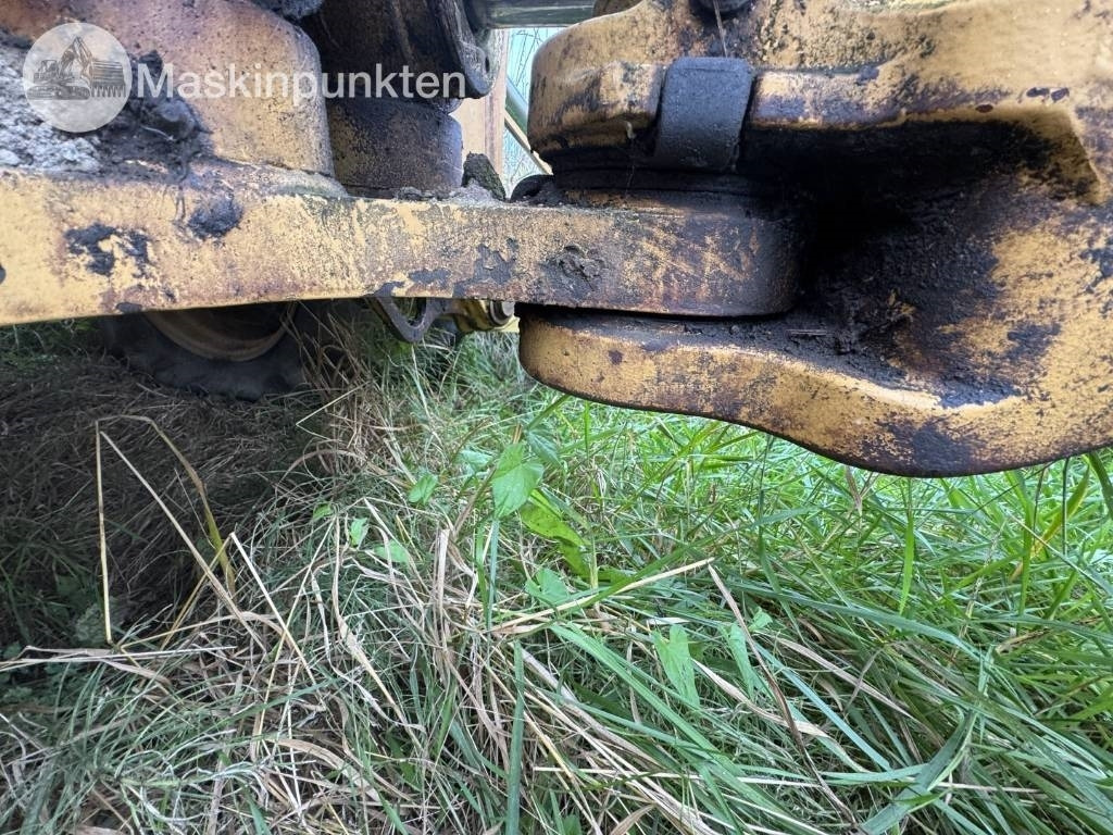 New Holland LB 115 leasing New Holland LB 115: picture 12 New Holland LB 115 leasing New Holland LB 115: picture 12