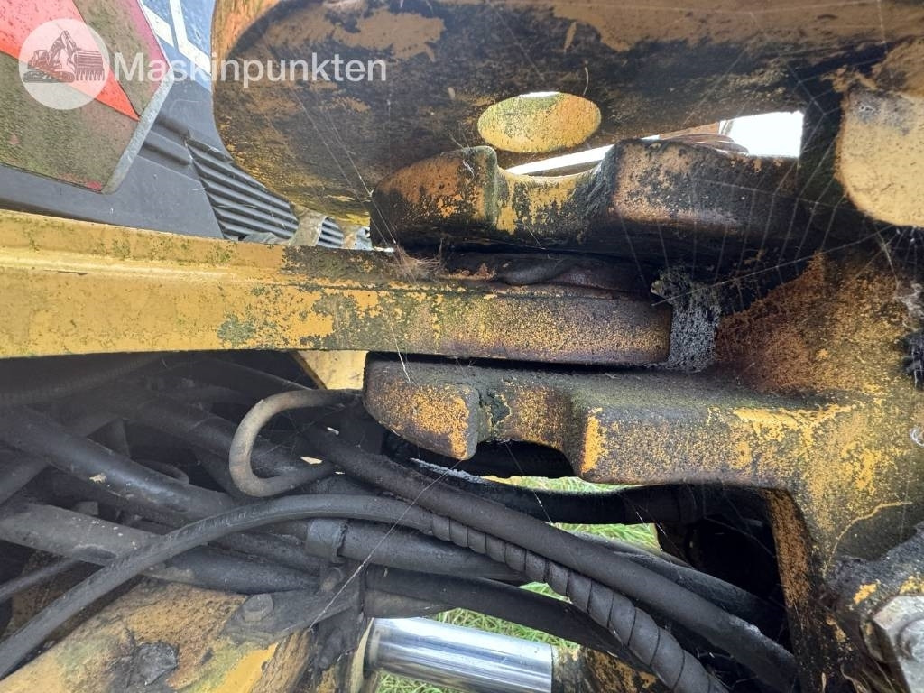 New Holland LB 115 leasing New Holland LB 115: picture 16 New Holland LB 115 leasing New Holland LB 115: picture 16