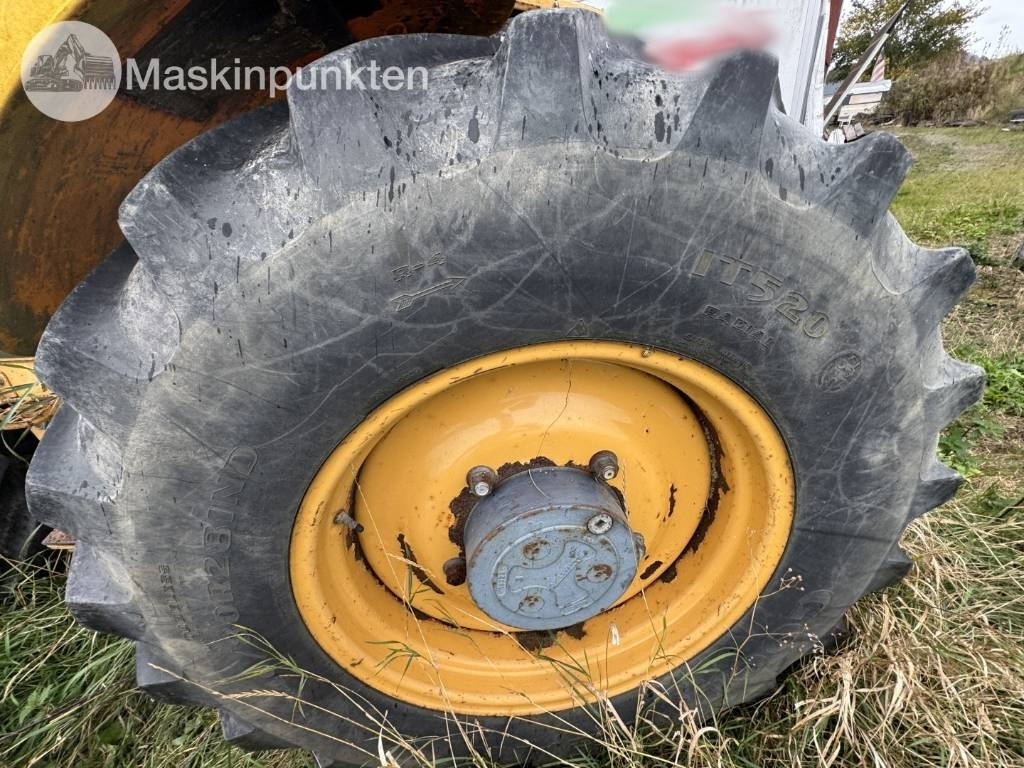 New Holland LB 115 leasing New Holland LB 115: picture 48 New Holland LB 115 leasing New Holland LB 115: picture 48