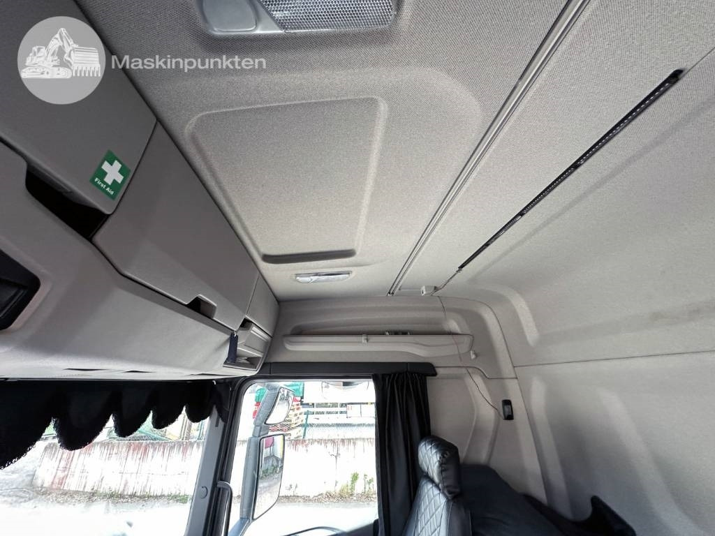 Box truck Scania R 450: picture 16