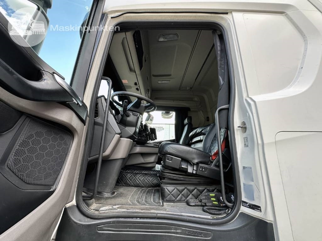 Box truck Scania R 450: picture 8