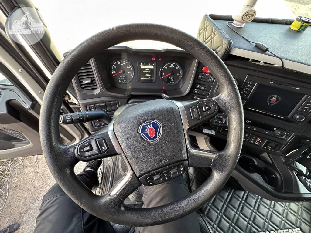 Box truck Scania R 450: picture 19