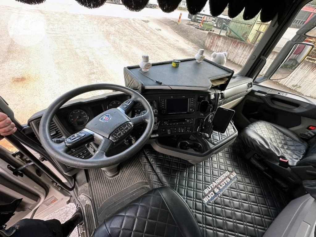 Box truck Scania R 450: picture 18