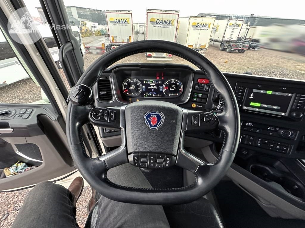 Container transporter/ Swap body truck Scania R 580: picture 24