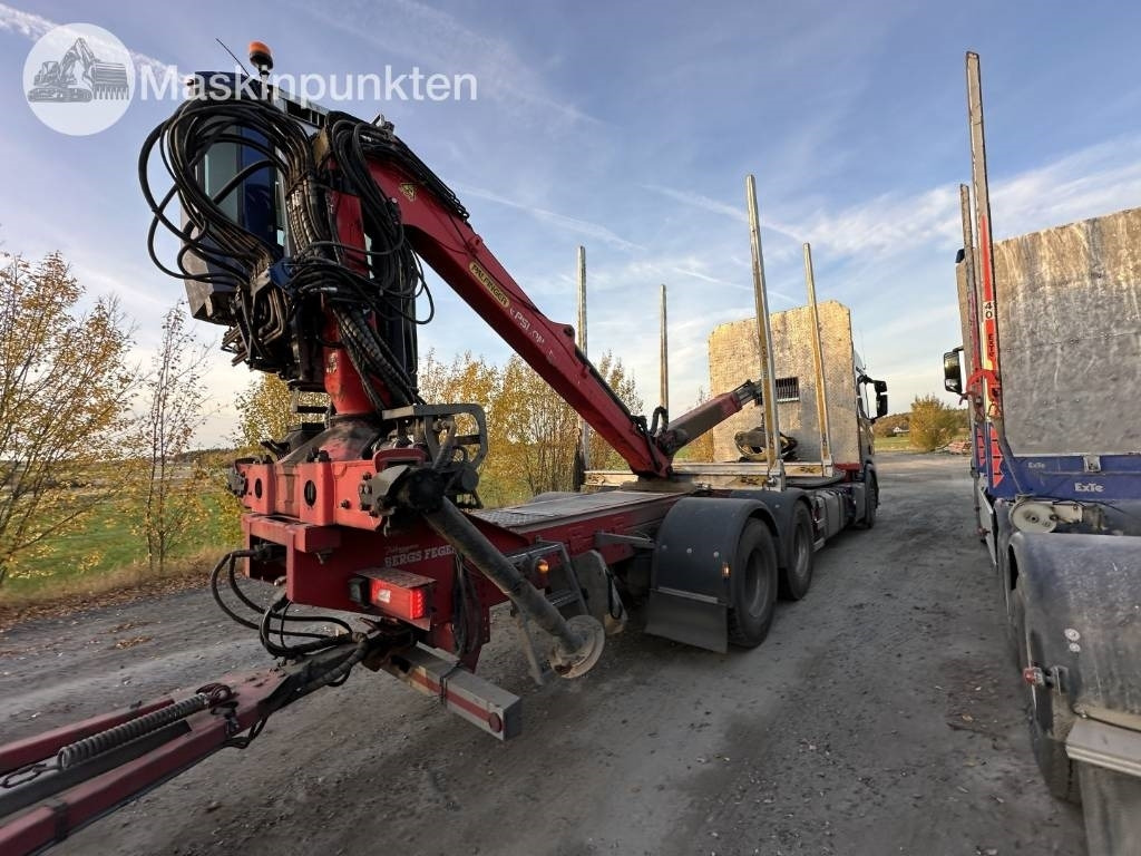 Scania R 580 timmerbil med kran - Log truck: picture 4 Scania R 580 timmerbil med kran - Log truck: picture 4