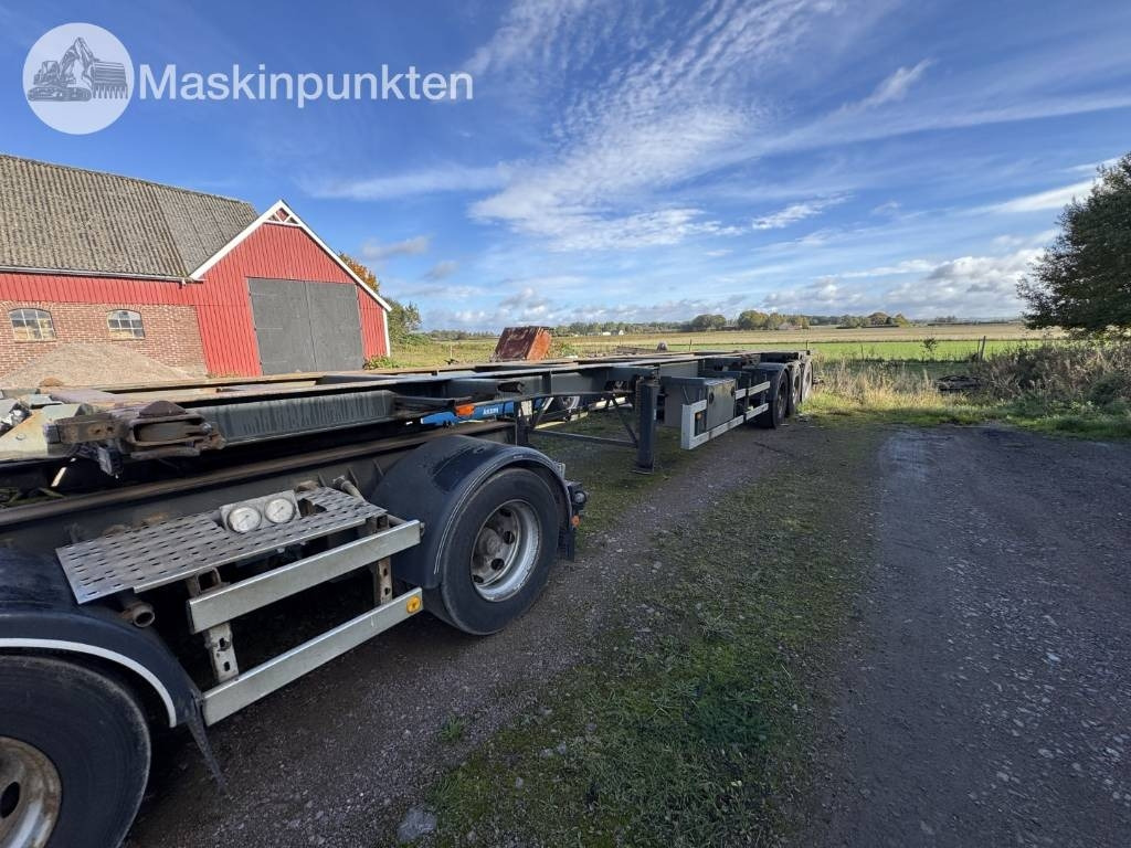 Sommer SW 24 - Container transporter/ Swap body semi-trailer: picture 1 Sommer SW 24 - Container transporter/ Swap body semi-trailer: picture 1