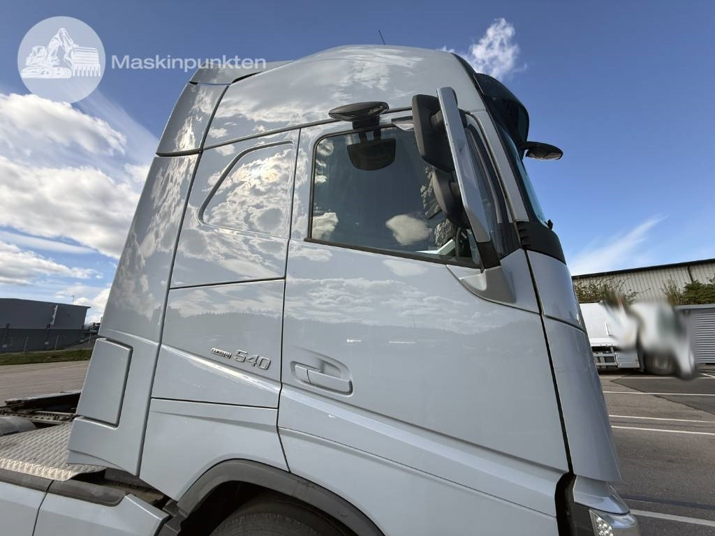 Tractor unit Volvo FH 540: picture 18