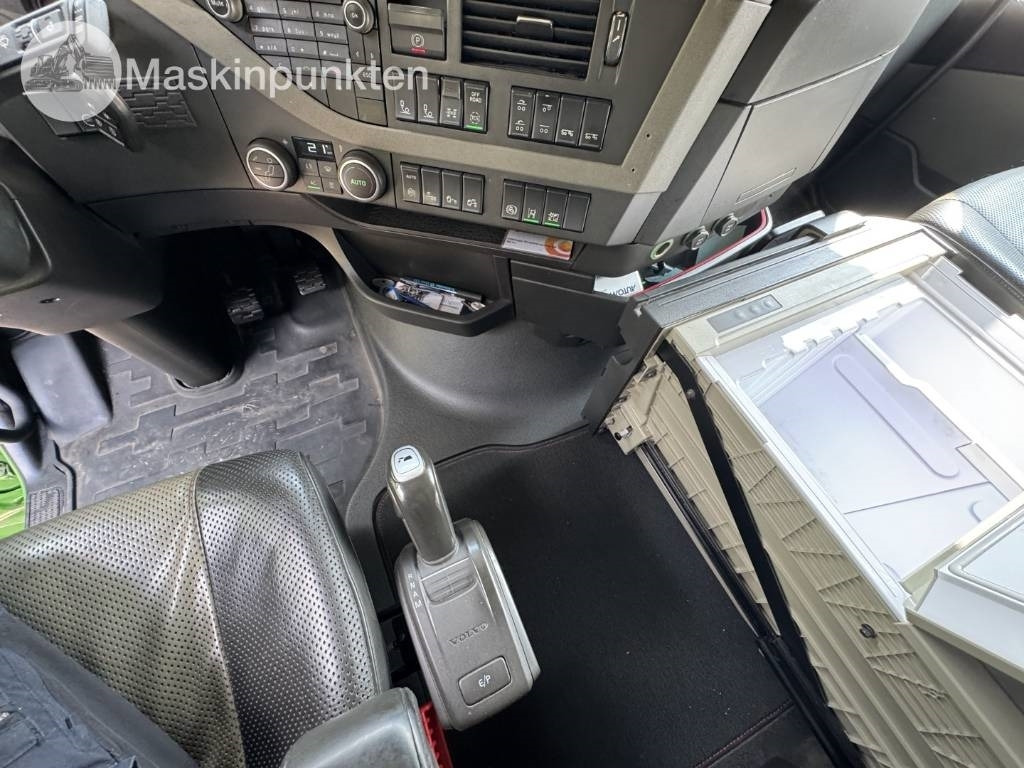 Log truck Volvo FH 16 550: picture 13 Log truck Volvo FH 16 550: picture 13