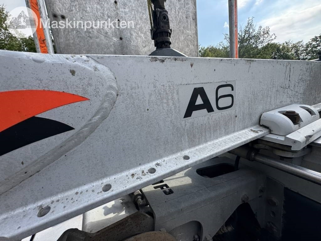 Log truck Volvo FH 16 550: picture 49 Log truck Volvo FH 16 550: picture 49