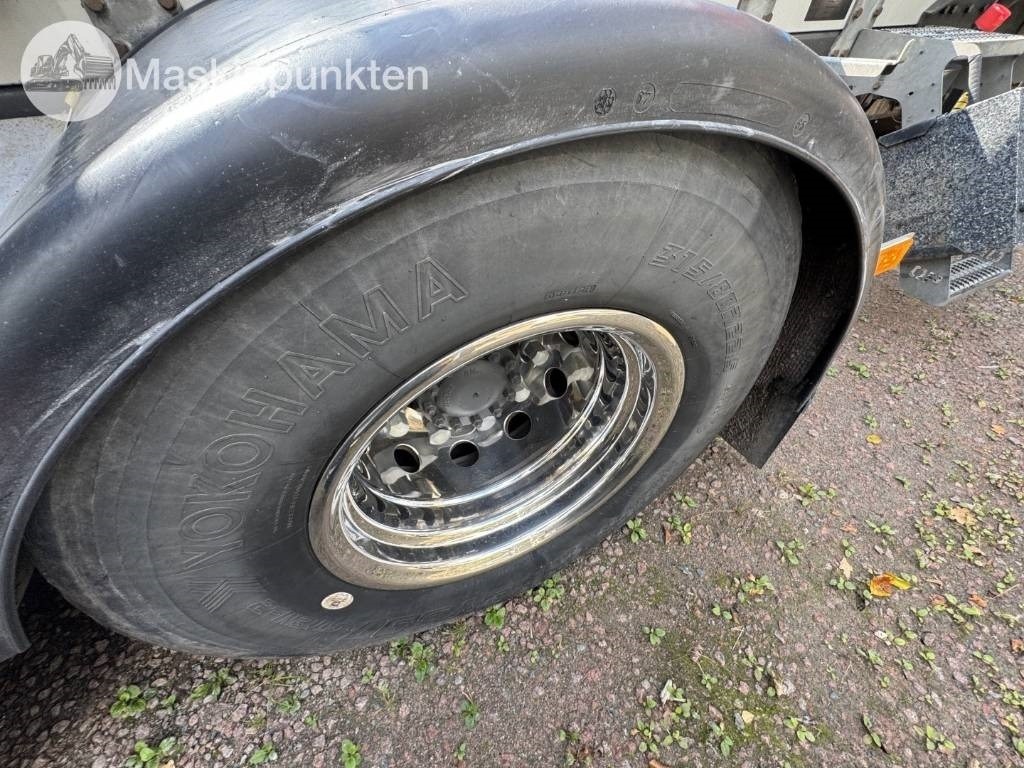 Log truck Volvo FH 16 550: picture 27 Log truck Volvo FH 16 550: picture 27