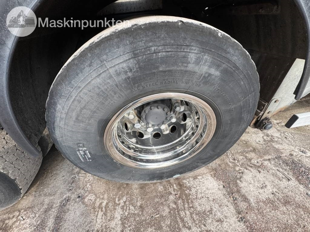 Log truck Volvo FH 16 550: picture 38 Log truck Volvo FH 16 550: picture 38