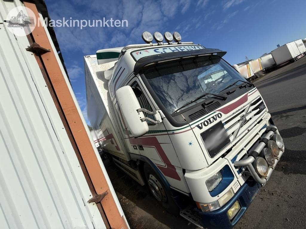 Volvo FM 12  - Box truck: picture 3 Volvo FM 12  - Box truck: picture 3