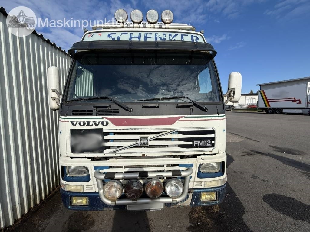 Volvo FM 12  - Box truck: picture 2 Volvo FM 12  - Box truck: picture 2