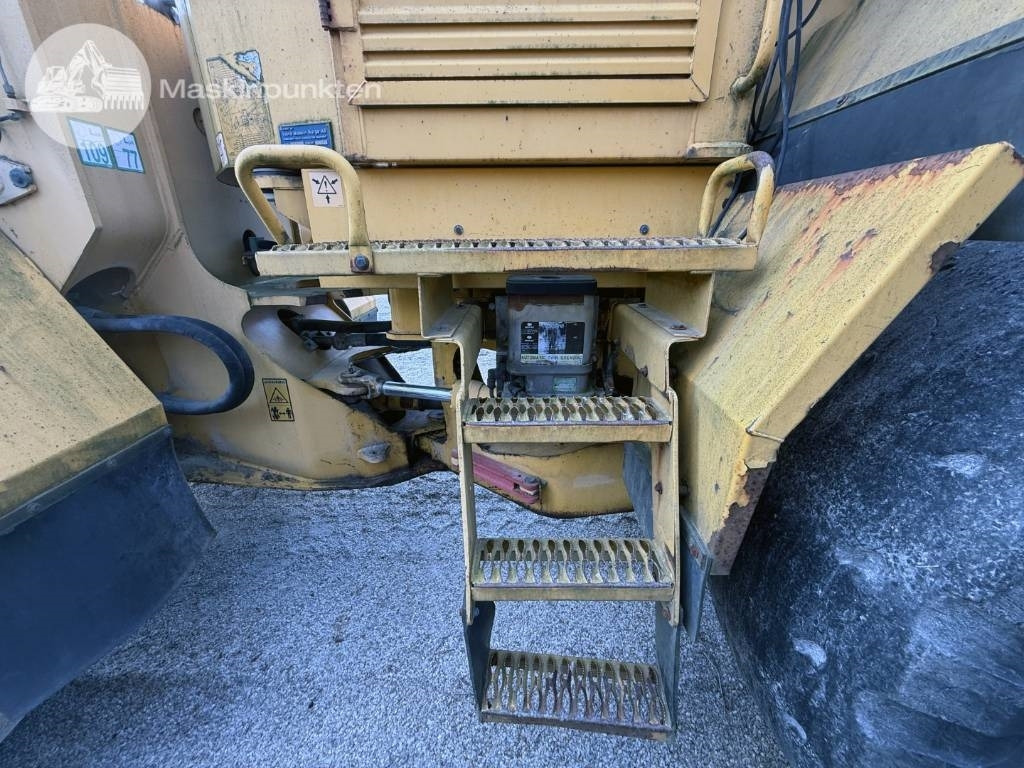 Wheel loader Volvo L 120 C: picture 8