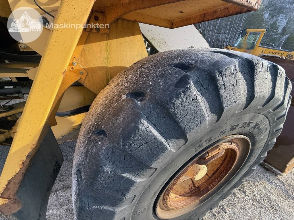 Wheel loader Volvo L 120 C: picture 43