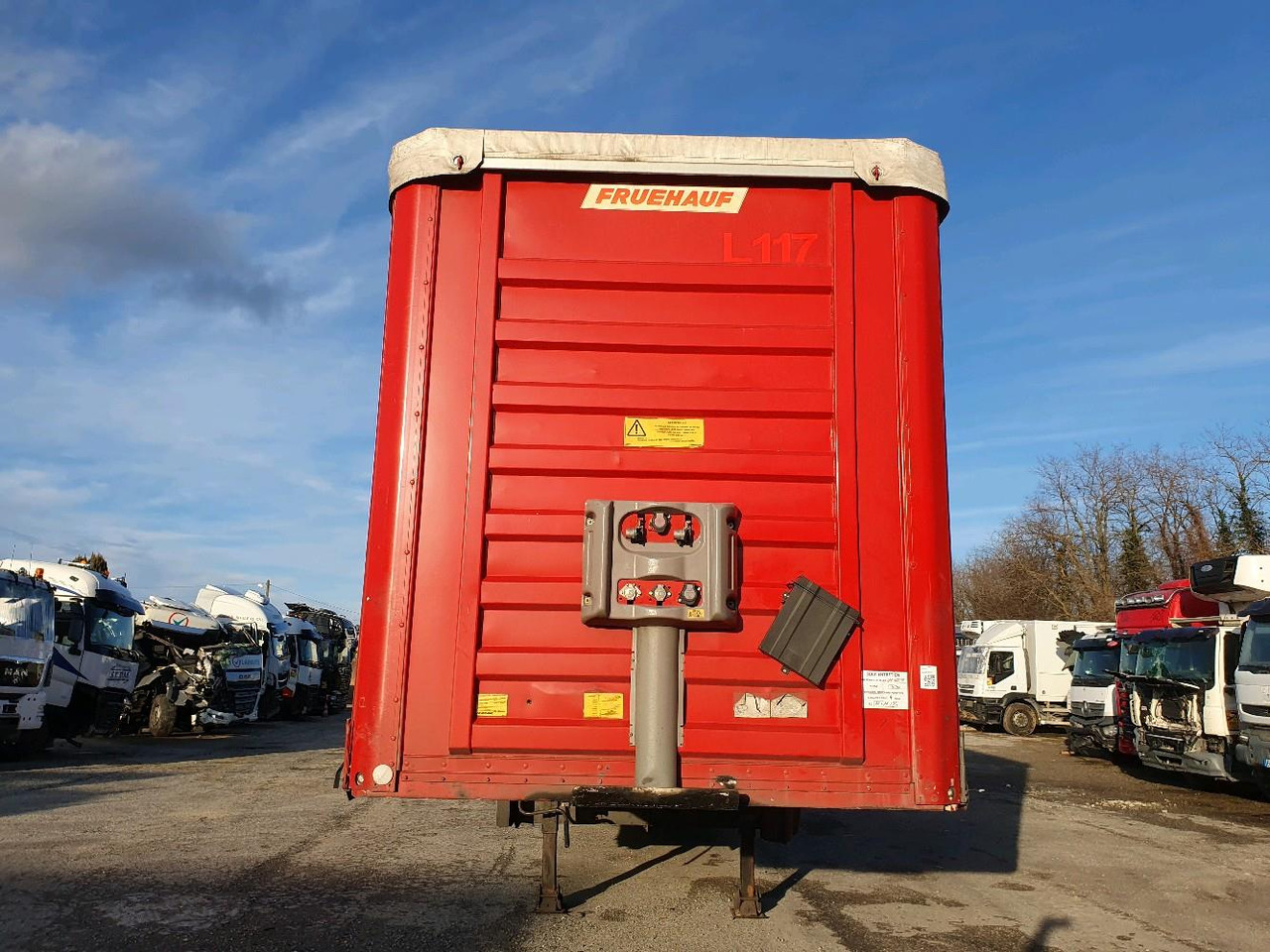 FRUEHAUF SEMI SAVOYARDE FST4FC - Curtainsider semi-trailer: picture 2 FRUEHAUF SEMI SAVOYARDE FST4FC - Curtainsider semi-trailer: picture 2