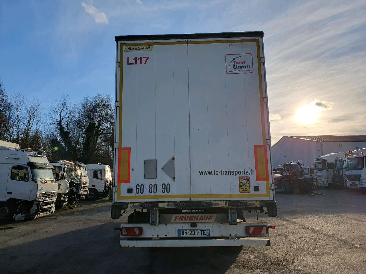 FRUEHAUF SEMI SAVOYARDE FST4FC - Curtainsider semi-trailer: picture 5 FRUEHAUF SEMI SAVOYARDE FST4FC - Curtainsider semi-trailer: picture 5