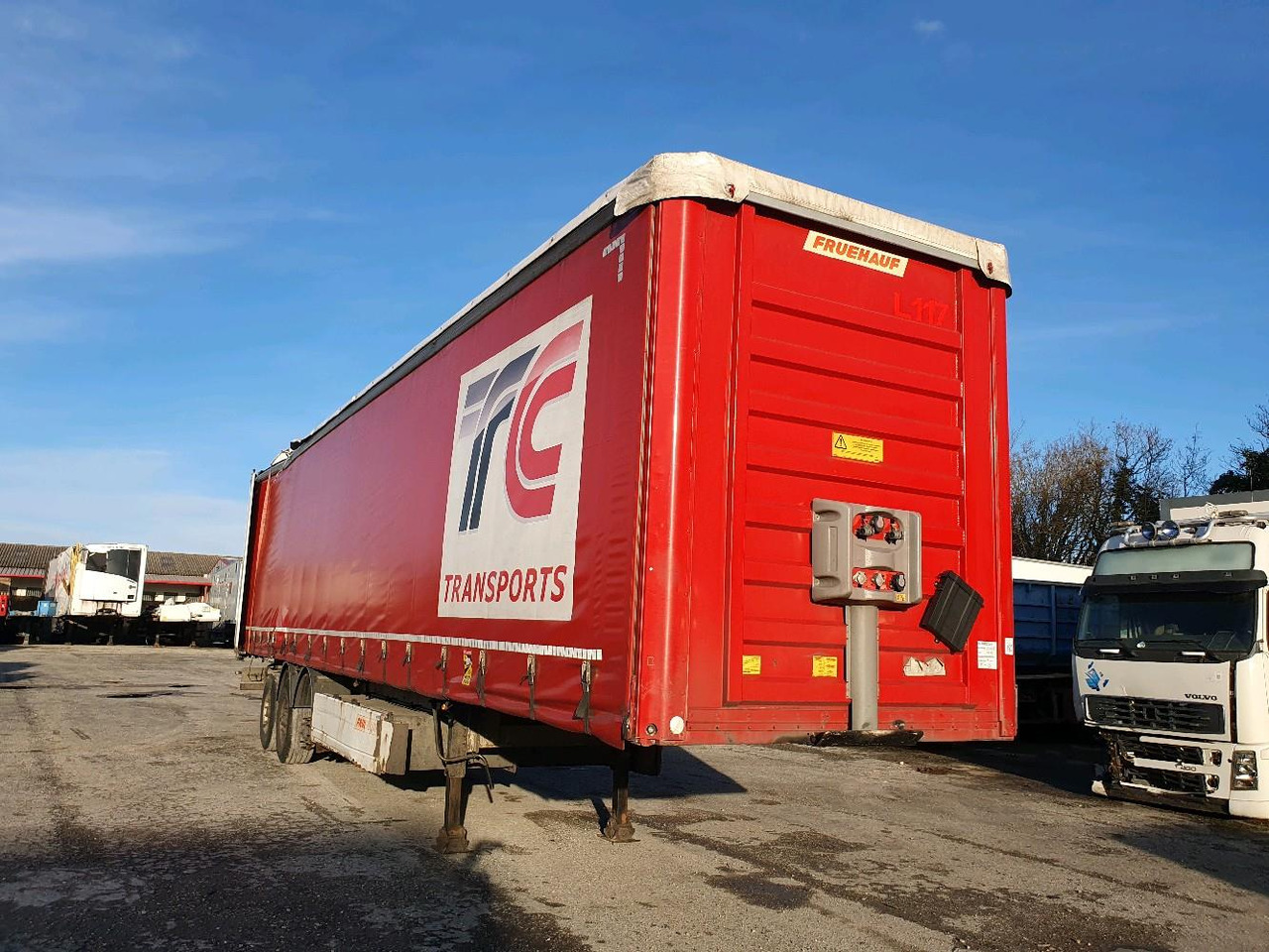 FRUEHAUF SEMI SAVOYARDE FST4FC - Curtainsider semi-trailer: picture 1 FRUEHAUF SEMI SAVOYARDE FST4FC - Curtainsider semi-trailer: picture 1
