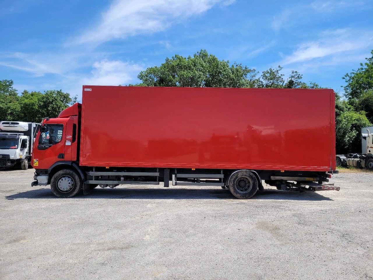 Box truck RENAULT D19 WIDE: picture 8 Box truck RENAULT D19 WIDE: picture 8