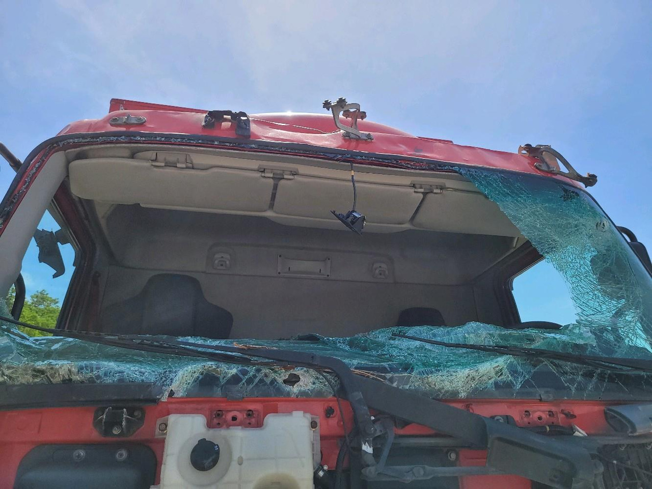 Box truck RENAULT D19 WIDE: picture 18 Box truck RENAULT D19 WIDE: picture 18