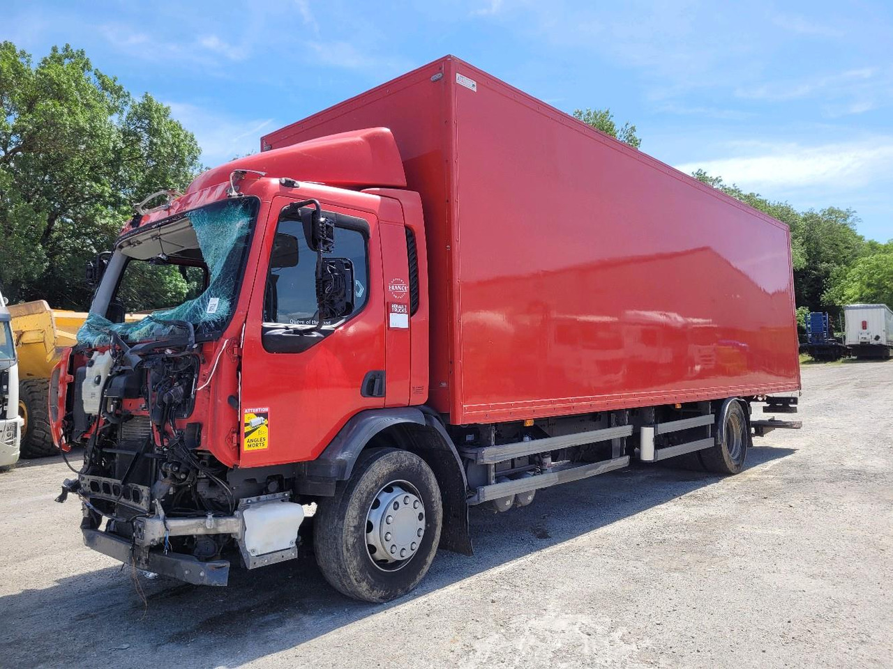 Box truck RENAULT D19 WIDE: picture 9 Box truck RENAULT D19 WIDE: picture 9