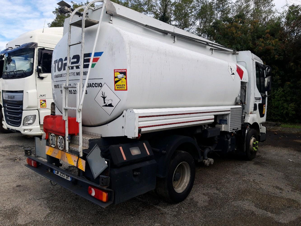 RENAULT MIDLUM CITERNE 7500 - Tank truck: picture 4 RENAULT MIDLUM CITERNE 7500 - Tank truck: picture 4