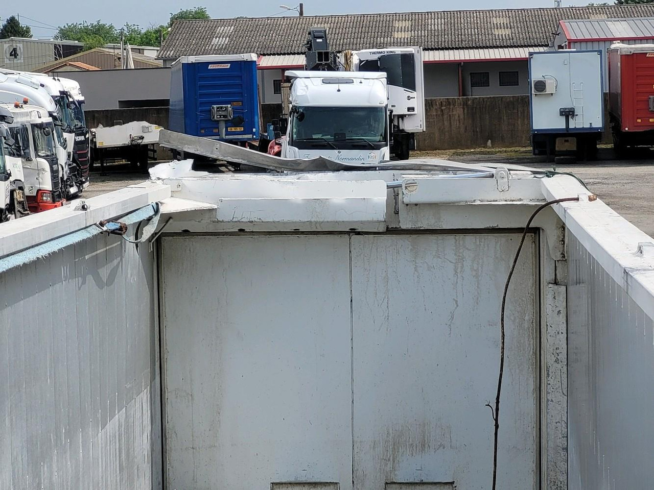 Tipper semi-trailer TROUILLET BENNE SOCARI: picture 16