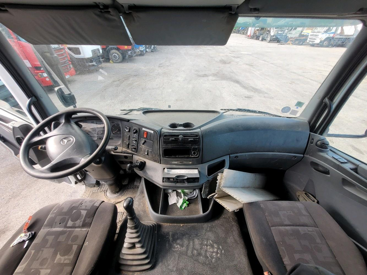 Tractor unit MERCEDES AXOR 1843: picture 12 Tractor unit MERCEDES AXOR 1843: picture 12