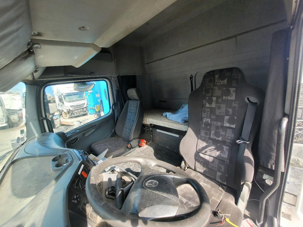Tractor unit MERCEDES AXOR 1843: picture 10 Tractor unit MERCEDES AXOR 1843: picture 10