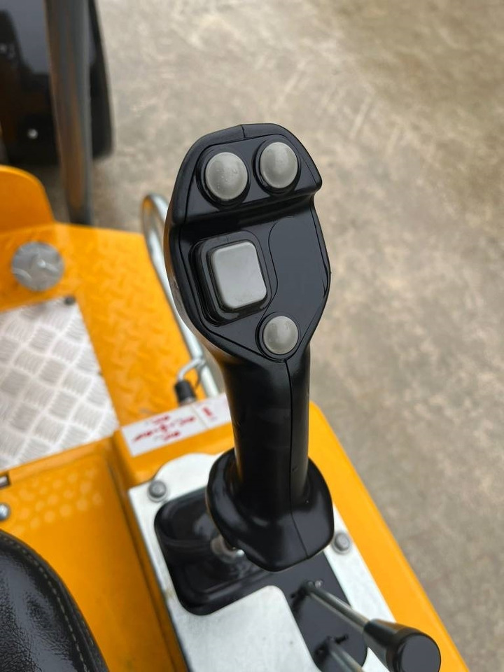 Wheel loader Kubota R 090: picture 33