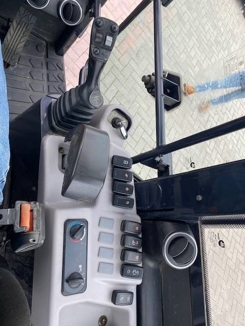 Wheel loader Kubota R 090: picture 14