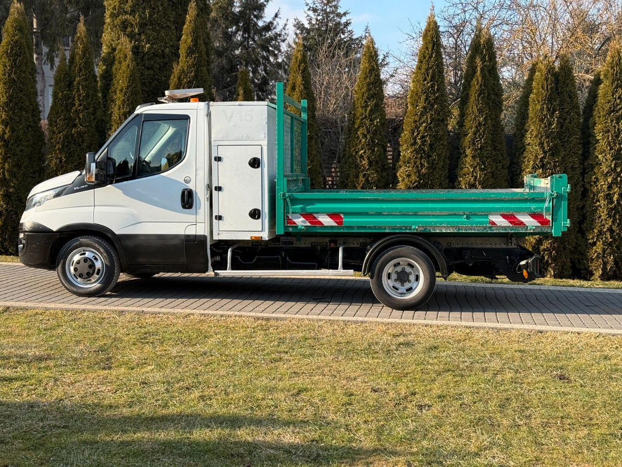 Iveco 35C16 TIPPER TOOL BOX - Tipper van: picture 5 Iveco 35C16 TIPPER TOOL BOX - Tipper van: picture 5