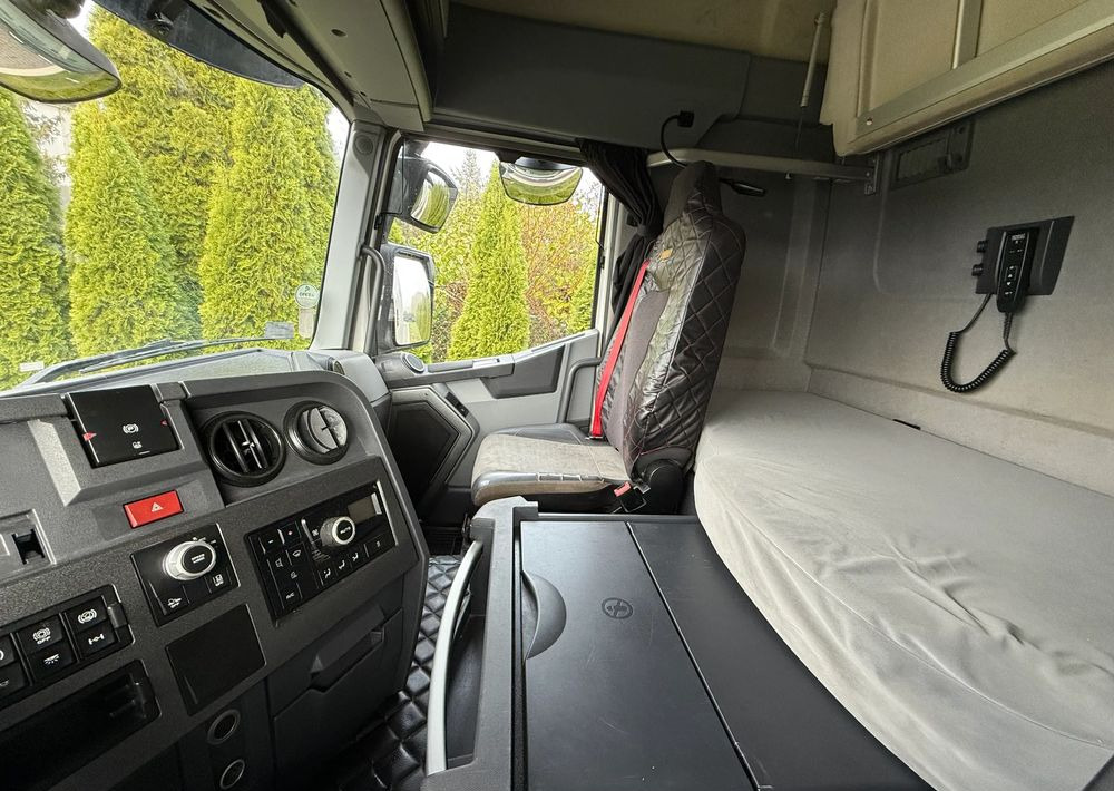 Tractor unit Renault T 460 AUTOMAT: picture 11