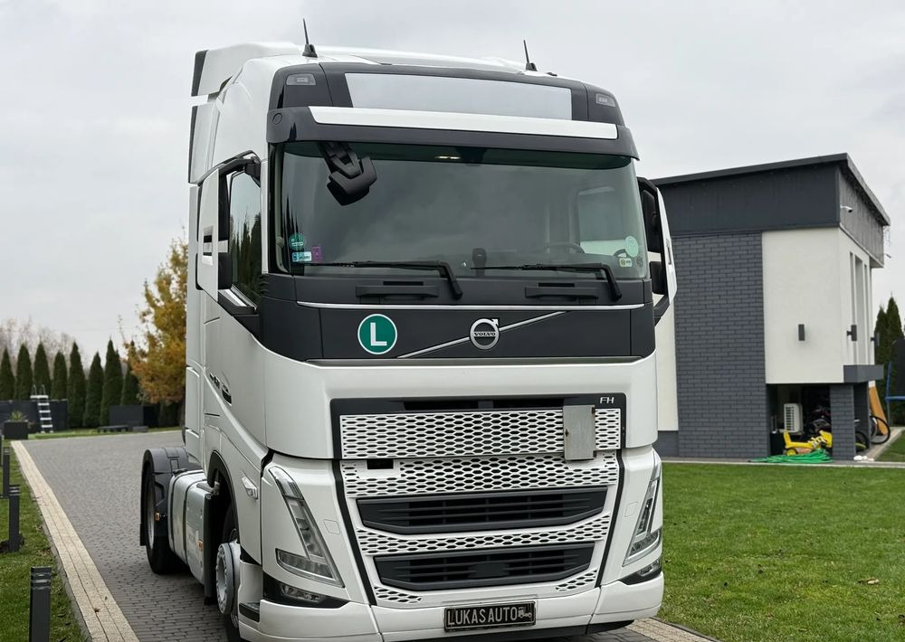 Volvo FH 460 AUTOMAT PARK COOL DWA ZBIORNIKI - Tractor unit: picture 5 Volvo FH 460 AUTOMAT PARK COOL DWA ZBIORNIKI - Tractor unit: picture 5