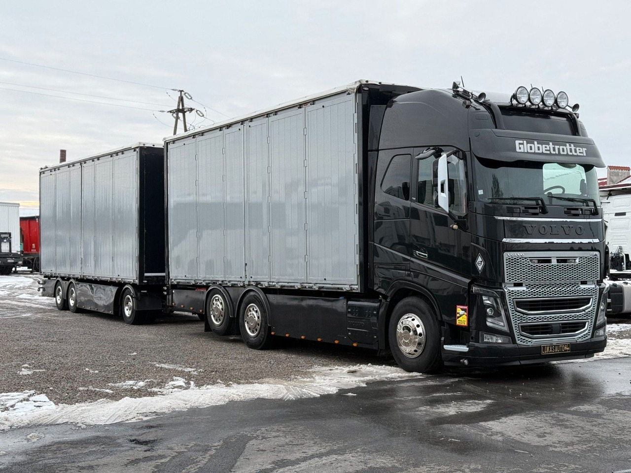 Volvo FH16 660 HP XL  TANDEM 6x2 LIMITED EDITION leasing Volvo FH16 660 HP XL  TANDEM 6x2 LIMITED EDITION: picture 15