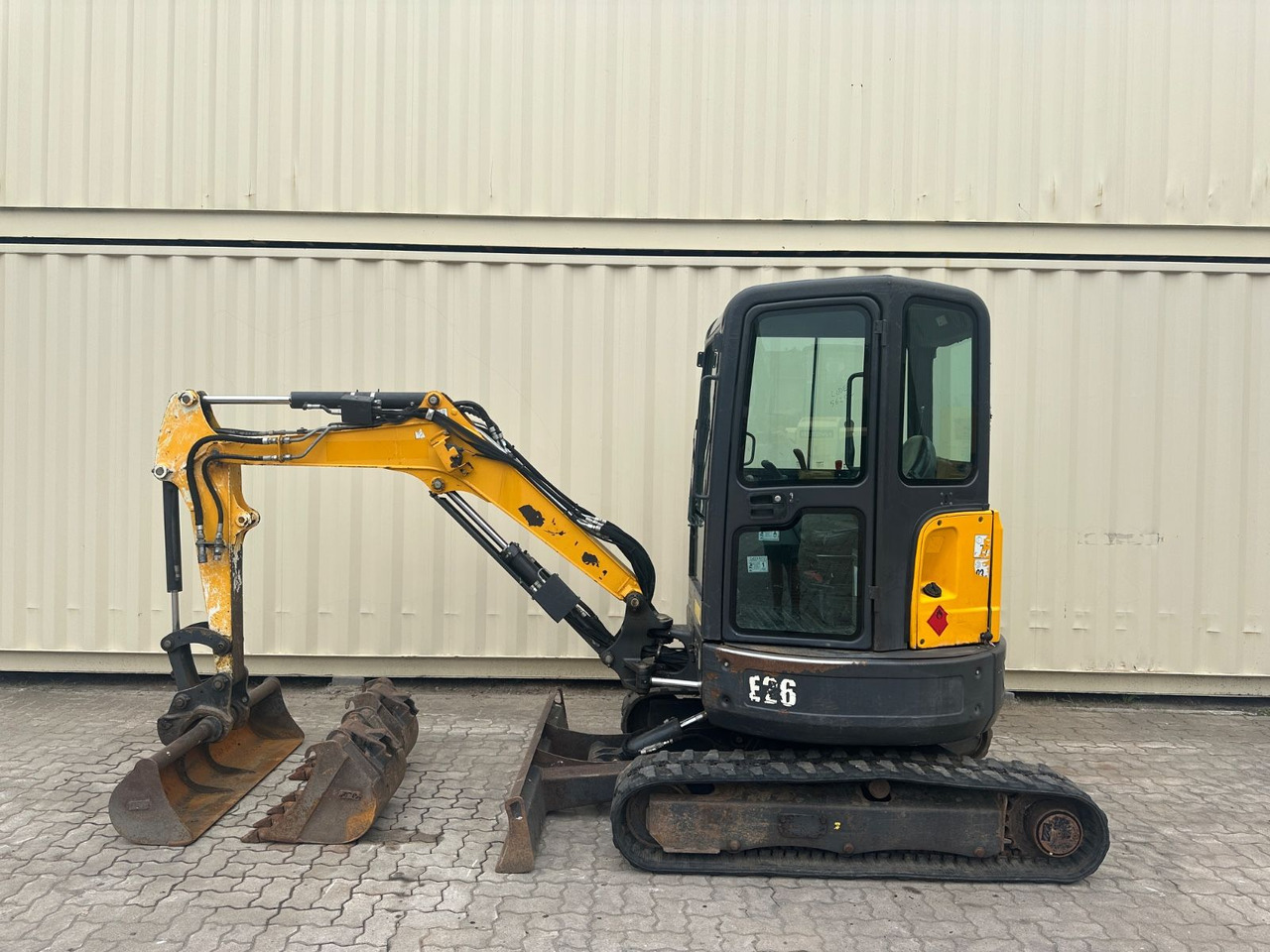 Bobcat E26 / 2015 BJ / 3 x Löffel / 3.441 H - Mini excavator: picture 2 Bobcat E26 / 2015 BJ / 3 x Löffel / 3.441 H - Mini excavator: picture 2