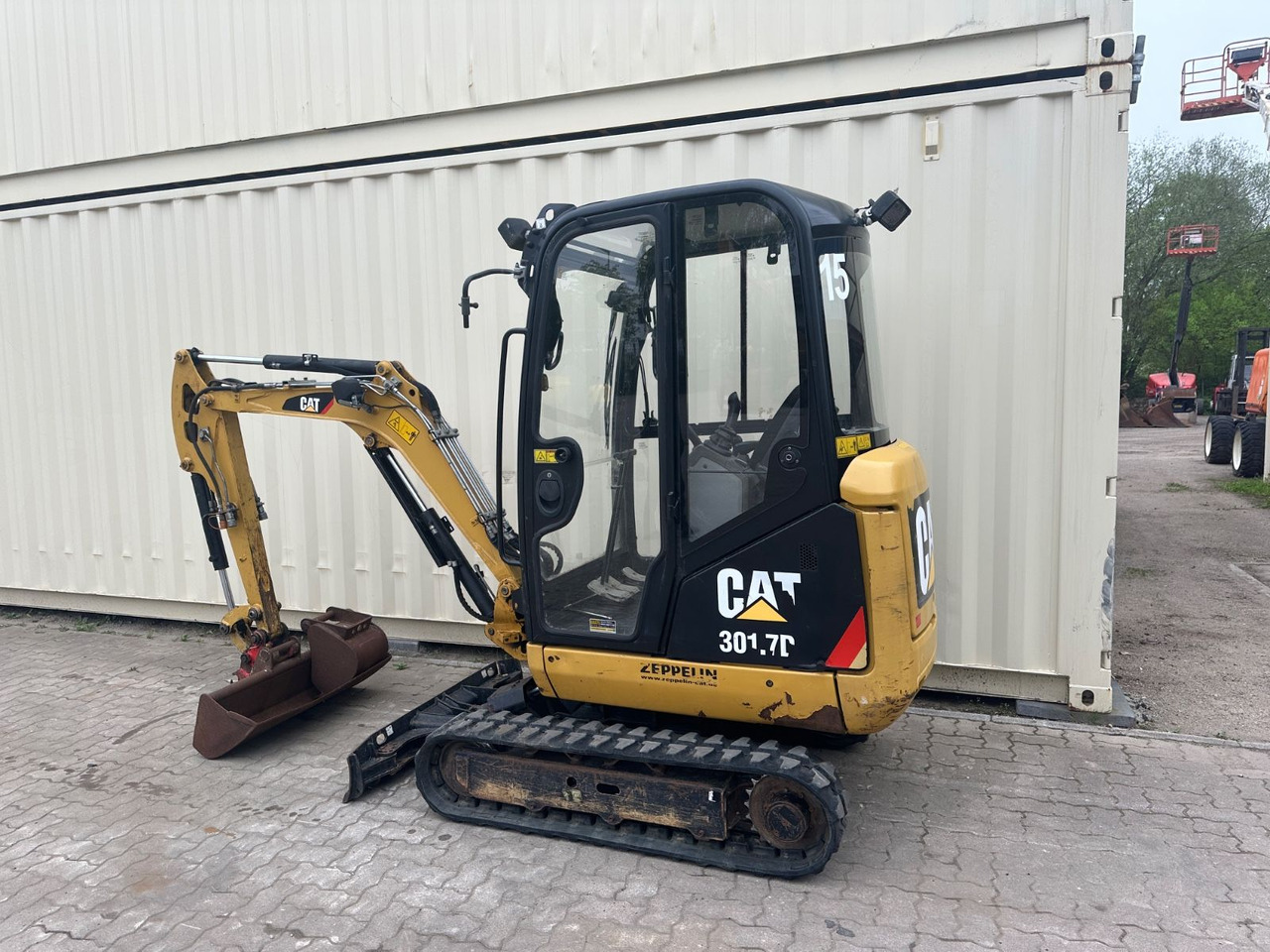 CAT 301.7D / 2014 Baujahr / 2x Löffel / 2.569 H - Mini excavator: picture 3 CAT 301.7D / 2014 Baujahr / 2x Löffel / 2.569 H - Mini excavator: picture 3