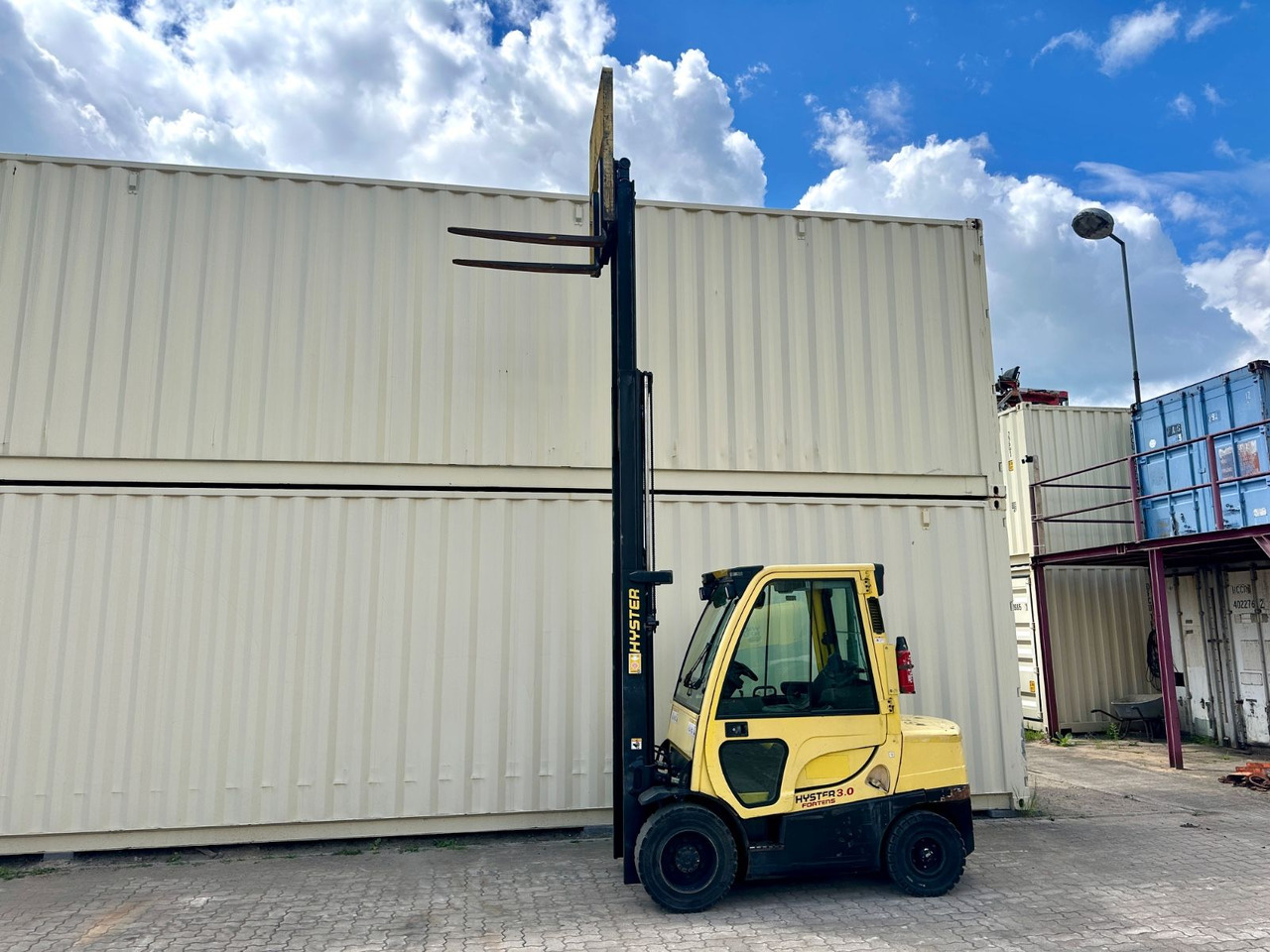 Hyster H3.0FT / Diesel / Triplex / Ex Armee - Diesel forklift: picture 4 Hyster H3.0FT / Diesel / Triplex / Ex Armee - Diesel forklift: picture 4