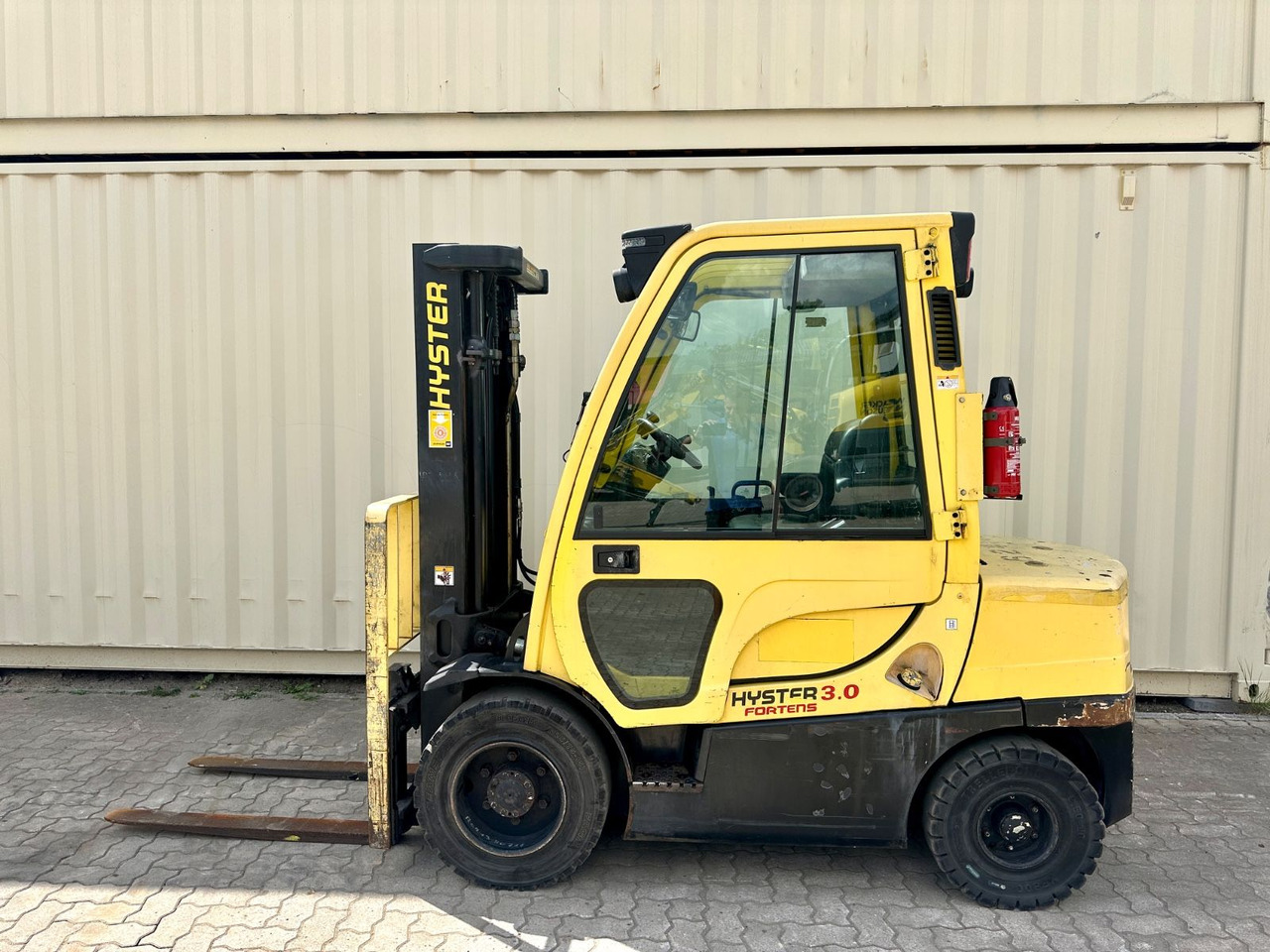 Hyster H3.0FT / Diesel / Triplex / Ex Armee - Diesel forklift: picture 2 Hyster H3.0FT / Diesel / Triplex / Ex Armee - Diesel forklift: picture 2
